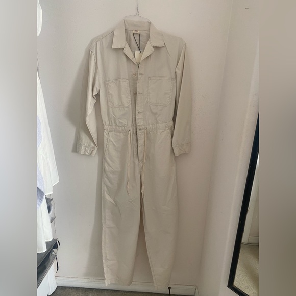 Levi’s Women’s Cotton Cargo Long-Sleeve Jumpsuit - Picture 2 of 5